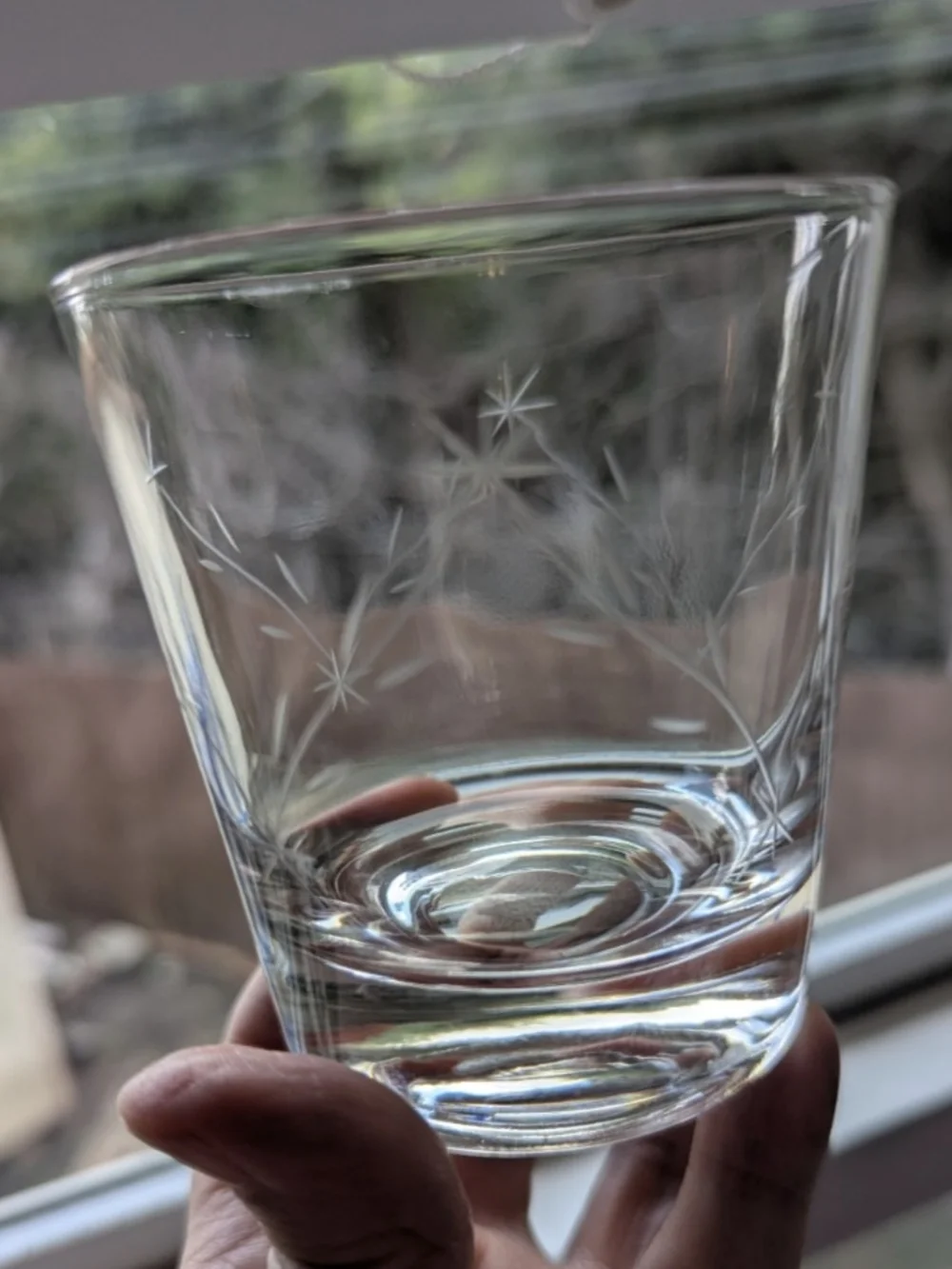 Clear Star-Pattern 8-Piece Whiskey Tumbler Set